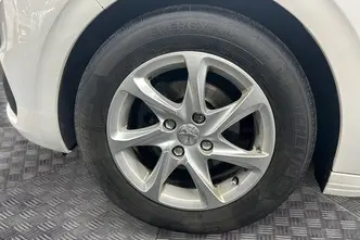 Peugeot 208, 1.2, 60 kW, bensiin, automaat, esivedu