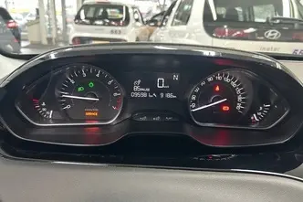 Peugeot 208, 1.2, 60 kW, bensiin, automaat, esivedu