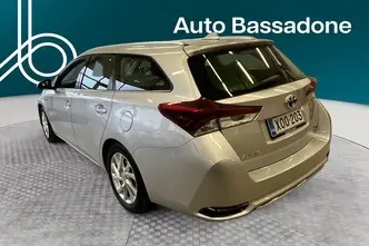Toyota Auris, 73 kW, bensiin, automaat, esivedu