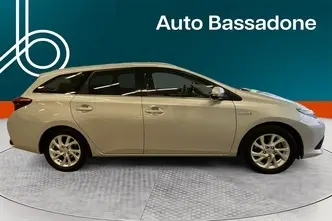 Toyota Auris, 73 kW, bensiin, automaat, esivedu