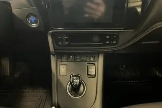 Toyota Auris, 73 kW, bensiin, automaat, esivedu