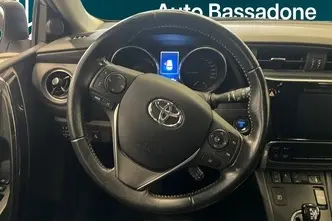 Toyota Auris, 73 kW, bensiin, automaat, esivedu