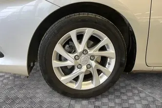 Toyota Auris, 73 kW, bensiin, automaat, esivedu