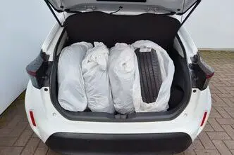 Toyota Yaris Cross, 1.5, 68 kW, hübriid, automaat, esivedu