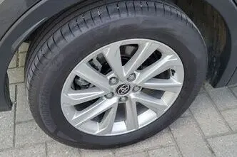 Toyota C-HR, 1.8, 72 kW, hübriid, automaat, esivedu