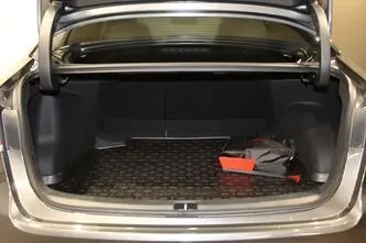 Toyota Corolla, 1.8, 72 kW, гибрид, автомат, передний привод