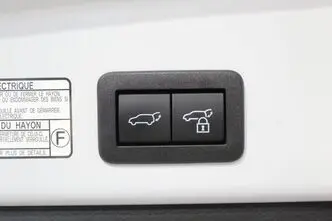 Toyota Corolla, 2.0, 112 kW, гибрид, автомат, передний привод