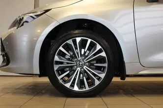 Toyota Corolla, 1.8, 72 kW, hübriid, automaat, esivedu