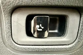 Mercedes-Benz C 220, 2.0, 147 kW, hybrid, automatic, rear-wheel drive