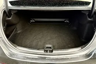 Mercedes-Benz C 220, 2.0, 147 kW, hybrid, automatic, rear-wheel drive