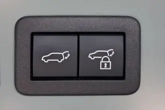 Toyota Corolla, 2.0, 112 kW, гибрид, автомат, передний привод