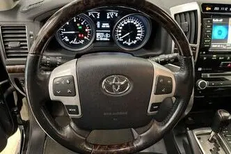 Toyota Land Cruiser, 4.5, 200 kW, diesel, automatic, four-wheel drive