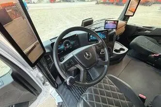 Mercedes-Benz Actros, 350 kW, diesel, automatic