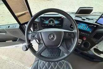Mercedes-Benz Actros, 350 kW, diesel, automatic