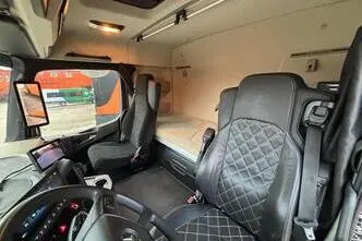 Mercedes-Benz Actros, 350 kW, diesel, automatic