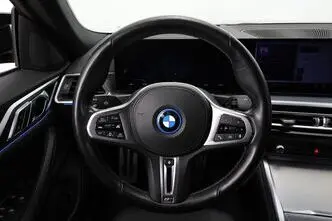 BMW i4, 400 kW, электричество, автомат, полный привод