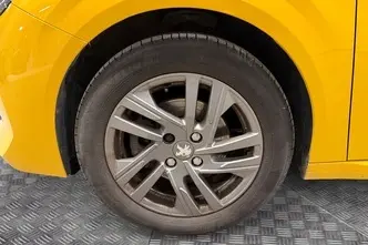 Peugeot 208, 1.2, 74 kW, bensiin, automaat, esivedu