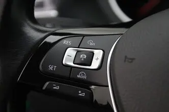 Volkswagen Tiguan, 1.4, 92 kW, бензин, механическая, передний привод