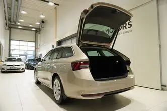 Škoda Octavia, 1.5, 110 kW, гибрид, автомат, передний привод