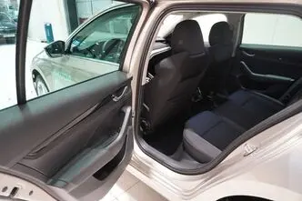 Škoda Octavia, 1.5, 110 kW, гибрид, автомат, передний привод