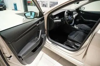 Škoda Octavia, 1.5, 110 kW, гибрид, автомат, передний привод