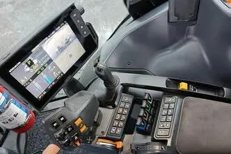 Valtra T255, 7.4, 198 kW, diesel, automatic, four-wheel drive