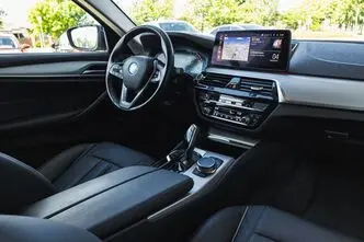 BMW 520, 2.0, 121 kW, diesel, automatic, rear-wheel drive