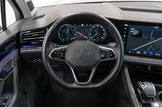 Volkswagen Touareg, 3.0, 250 kW, plug-in hybrid, automatic, four-wheel drive