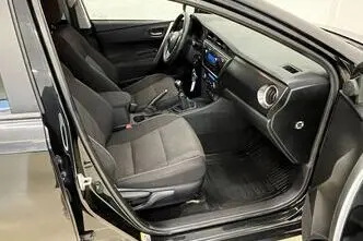 Toyota Auris, 1.6, 97 kW, petrol, manual, front-wheel drive