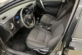 Toyota Auris, 1.6, 97 kW, petrol, manual, front-wheel drive