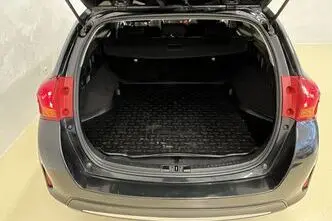 Toyota Auris, 1.6, 97 kW, petrol, manual, front-wheel drive