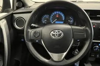 Toyota Auris, 1.6, 97 kW, petrol, manual, front-wheel drive