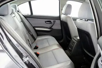 BMW 318, 2.0, 95 kW, bensiin, automaat, tagavedu