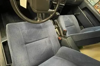 Volvo 940, 2.4, 96 kW, benzinas, automatinė, galiniai varomieji ratai