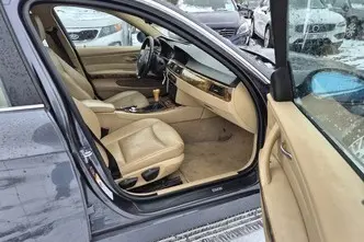 BMW 325, 2.5, 160 kW, benzīns, manuālā, aizmugurējā piedziņa