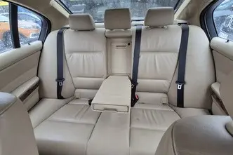 BMW 325, 2.5, 160 kW, benzīns, manuālā, aizmugurējā piedziņa