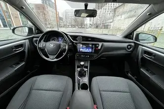 Toyota Corolla, 1.6, 97 kW, bensiin, manuaal, esivedu