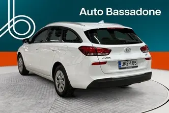 Hyundai i30, 1.5, 80 kW, бензин, механическая, передний привод