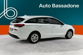 Hyundai i30, 1.5, 80 kW, бензин, механическая, передний привод