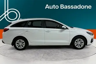 Hyundai i30, 1.5, 80 kW, бензин, механическая, передний привод