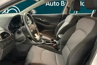 Hyundai i30, 1.5, 80 kW, бензин, механическая, передний привод