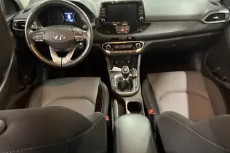 Hyundai i30, 1.5, 80 kW, бензин, механическая, передний привод