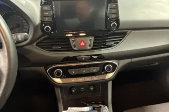 Hyundai i30, 1.5, 80 kW, бензин, механическая, передний привод