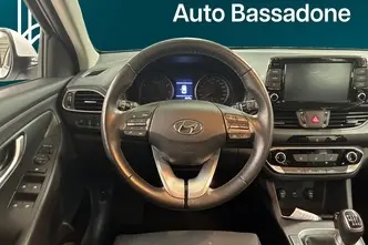 Hyundai i30, 1.5, 80 kW, бензин, механическая, передний привод