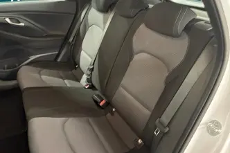 Hyundai i30, 1.5, 80 kW, бензин, механическая, передний привод