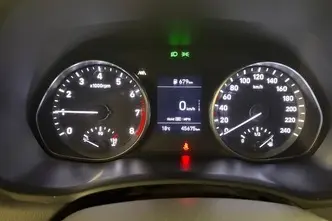 Hyundai i30, 1.5, 80 kW, бензин, механическая, передний привод