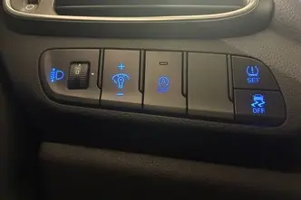 Hyundai i30, 1.5, 80 kW, бензин, механическая, передний привод