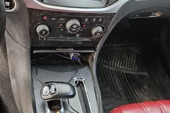 Chrysler 300C, 3.6, 218 kW, bensiin+lpg, automaat, tagavedu