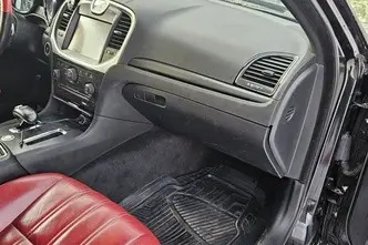 Chrysler 300C, 3.6, 218 kW, bensiin+lpg, automaat, tagavedu