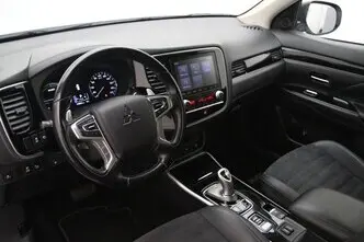Mitsubishi Outlander, 2.4, 99 kW, pistikhübriid, automaat, nelikvedu